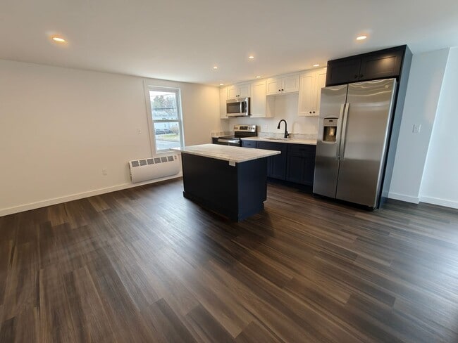 Building Photo - 225 State St