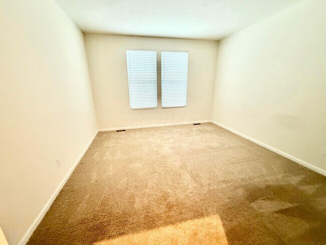 Building Photo - 1916 Pomodoro Dr