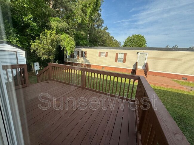 Building Photo - 529 Sunshine Dr