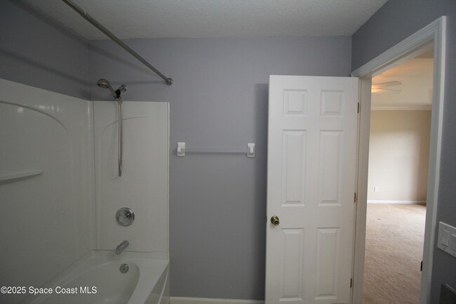 Building Photo - 1075 Luminary Cir