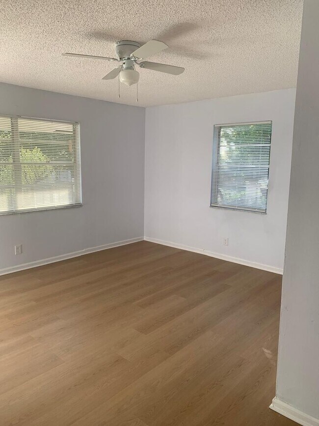 Building Photo - 116 N F St