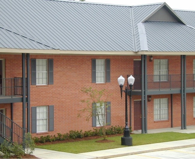 Building Photo - Heritage Court