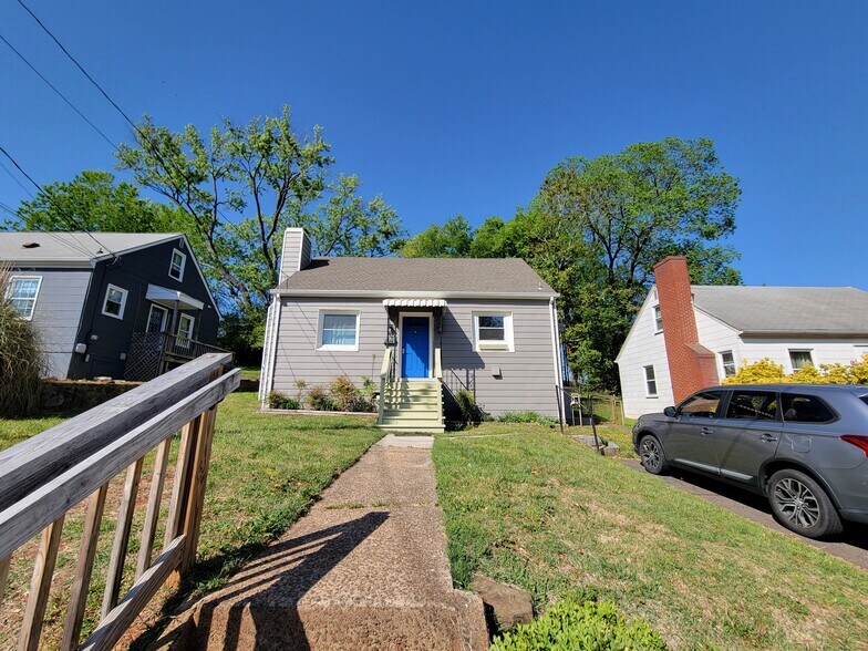 Building Photo - 1325 Willow Dr