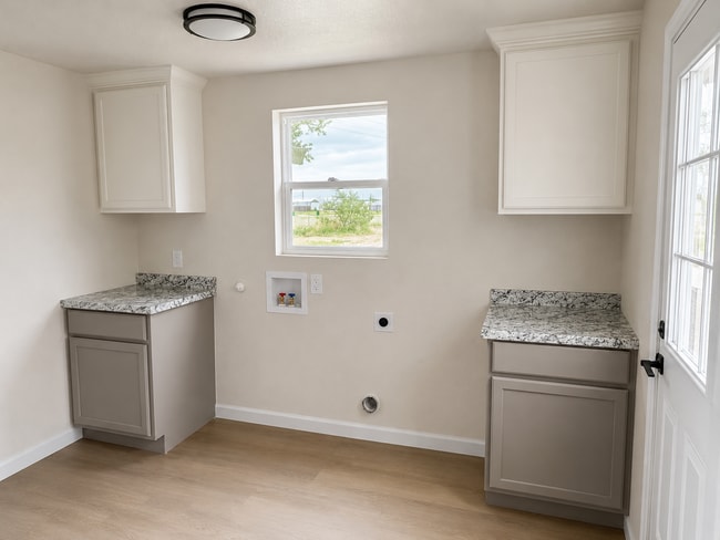 Building Photo - 4BR/2BA Home – Spacious Home