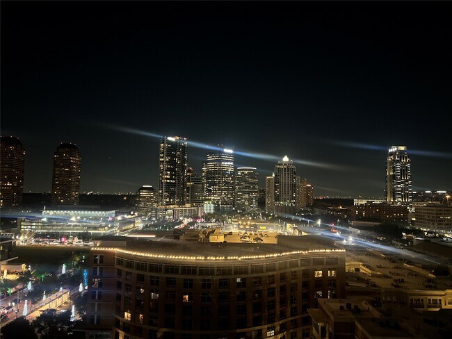 Building Photo - 1901 Post Oak Blvd