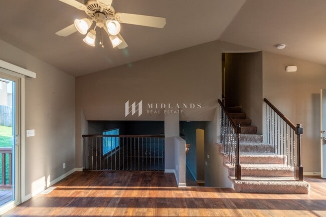 Building Photo - Clearwater Falls Multi-Level