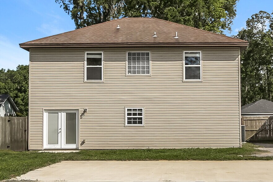 Building Photo - 7053 Civic Club Dr