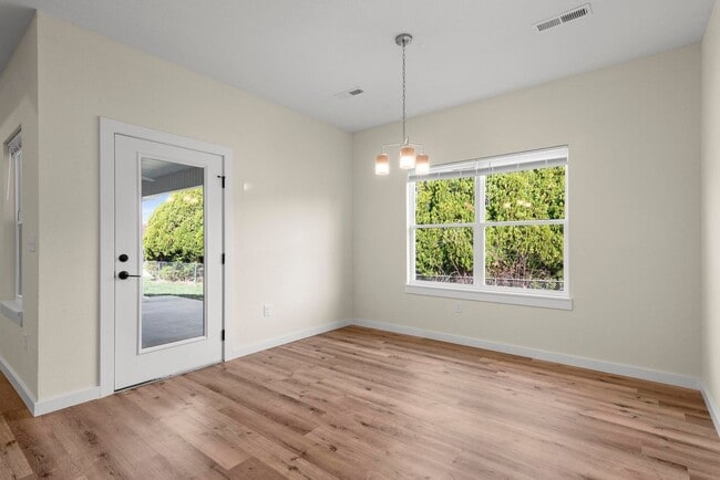 Building Photo - New 3 bedroom 2 bathroom