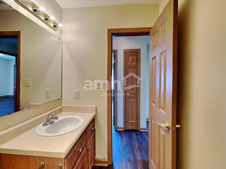 Building Photo - 1399 Palm Ct