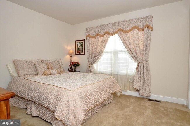 Building Photo - 304 Dunbar Dr