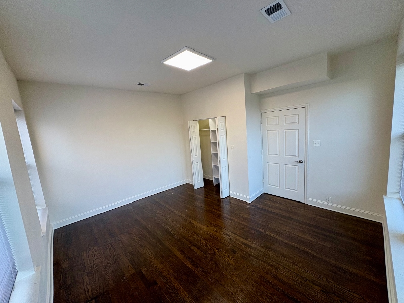 Building Photo - 5115 S Drexel Ave