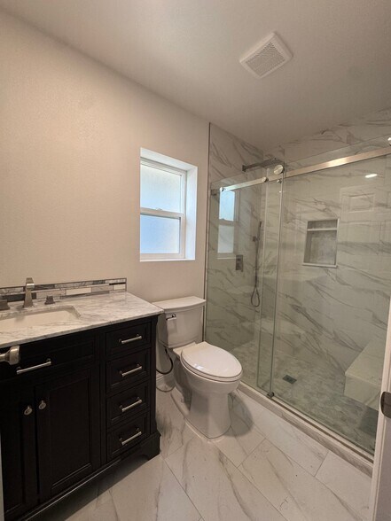Building Photo - 1289 W 27th St