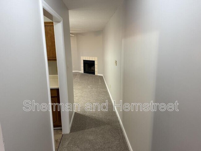 Building Photo - 520 Commons Dr