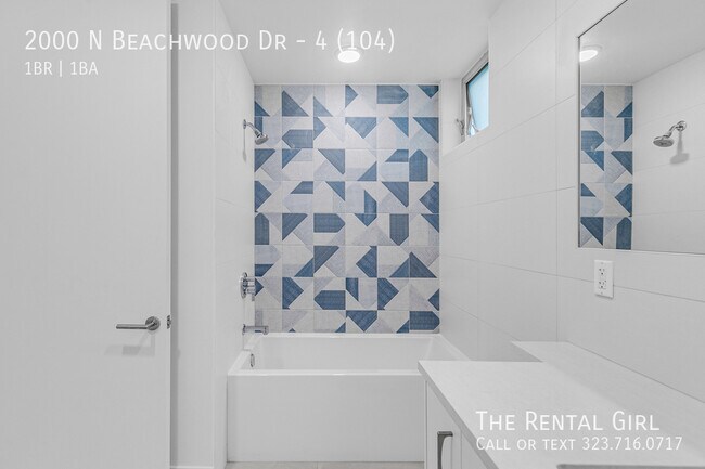 Building Photo - 2000 Beachwood Dr