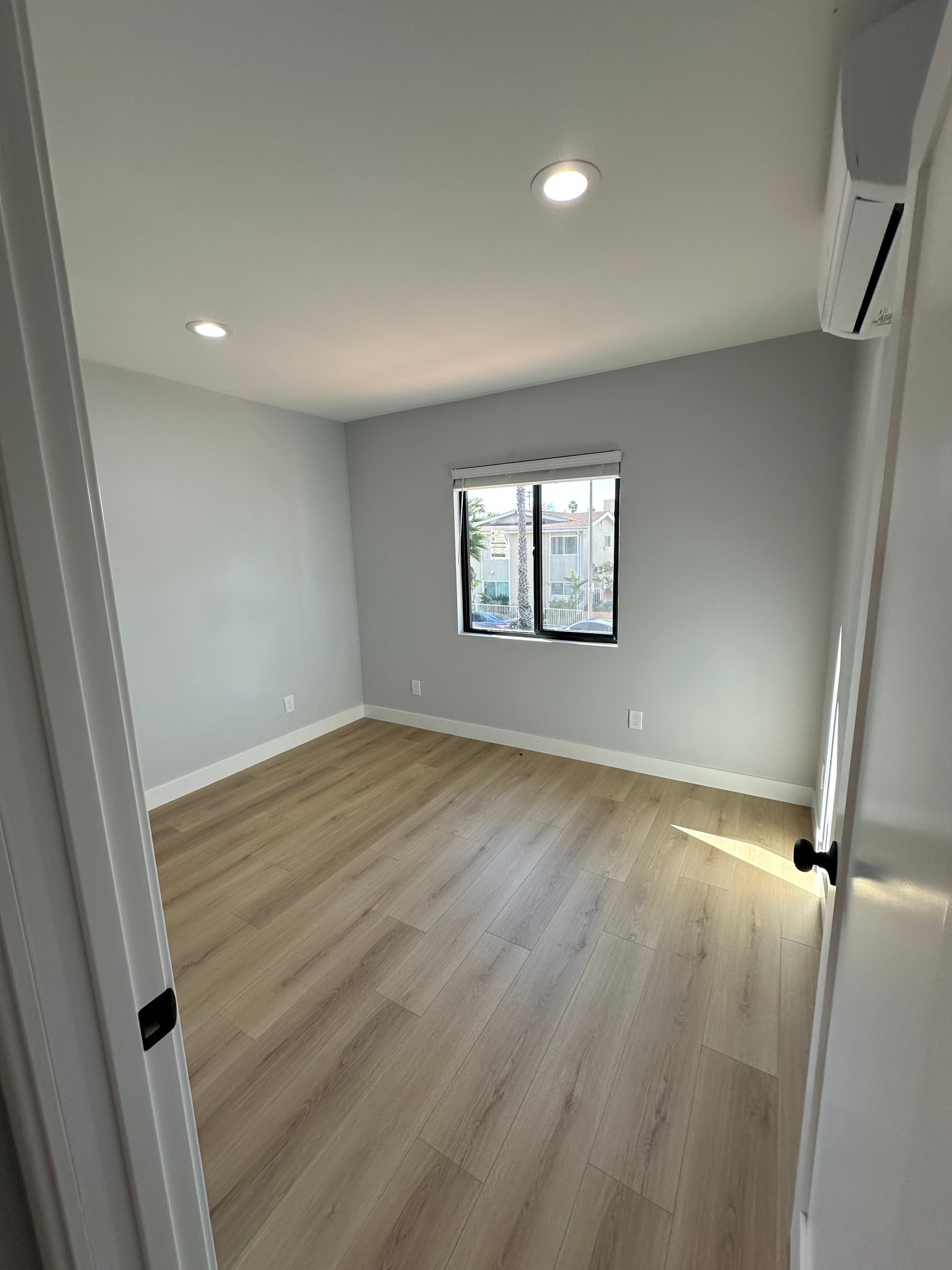 Building Photo - 826 Rose Ave