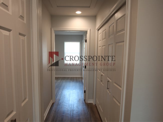 Building Photo - Available! 2 Bedroom, 2.5 Bathroom, 1 Car Garage