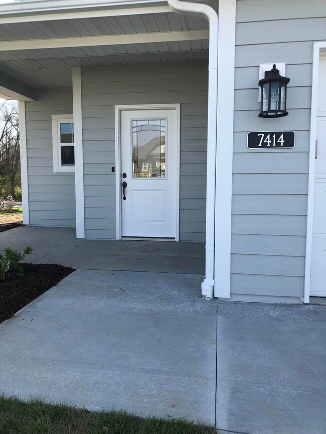 Building Photo - 7414 Pemberton Dr