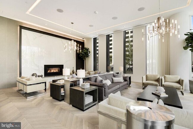 Building Photo - 1650 Silver Hill Dr