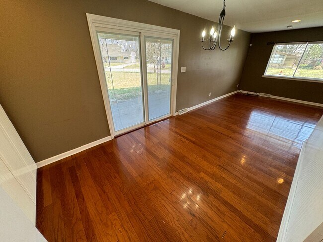 Building Photo - 3 Bedroom- Upper Arlington area