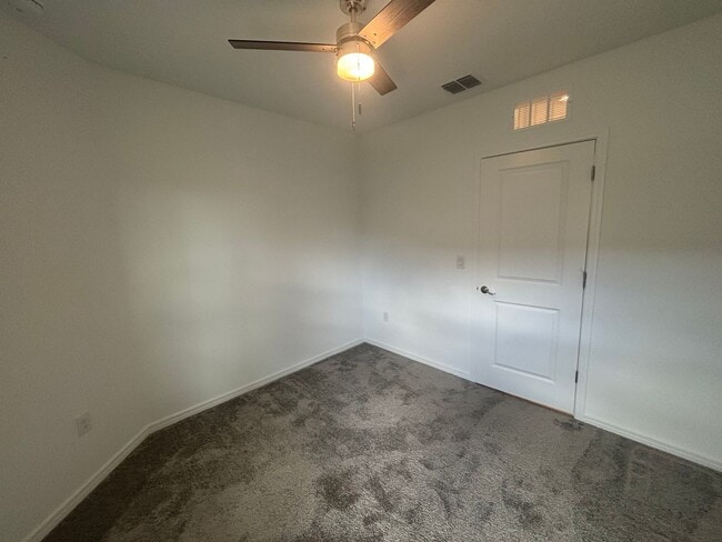 Building Photo - Stunning 3/2 in 55+ Stone Creek - Will rent quick