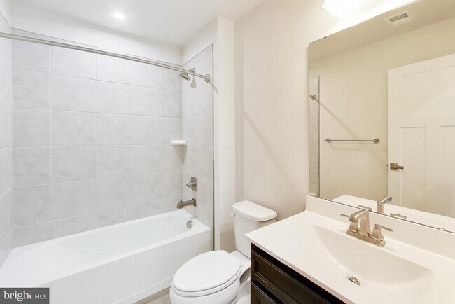 Building Photo - 11330 Meridian Hill Way