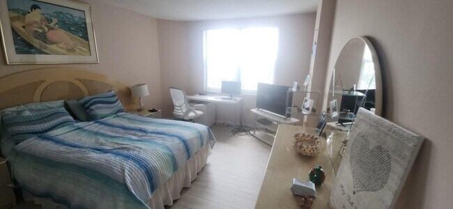 Building Photo - 1985 S Ocean Dr