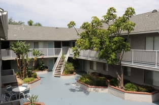 Building Photo - Bush Terrace