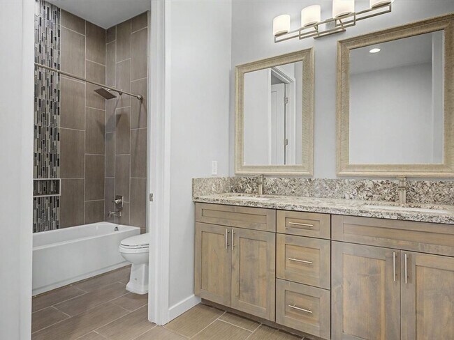 Building Photo - 10053 N Alder Spring Dr