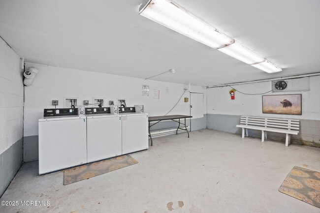 Building Photo - 175 Buckelew Ave