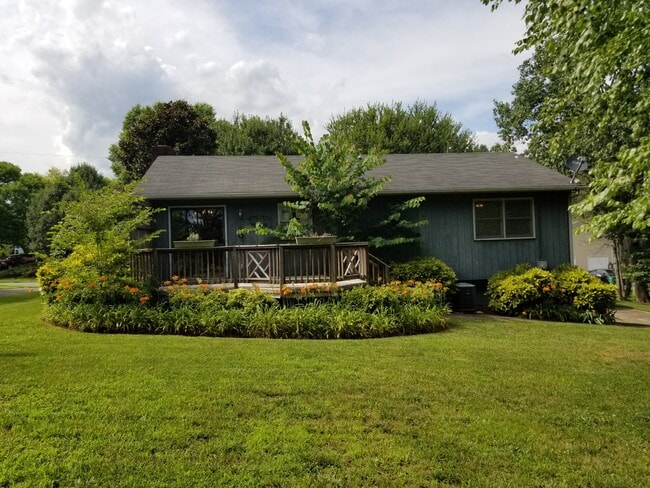 Building Photo - 740 Big Tree Dr