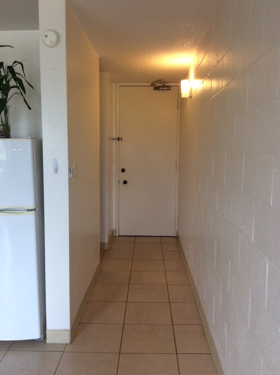 Apartment entrance - 5122 Likini St