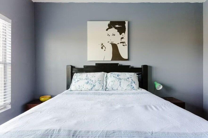 Building Photo - 12166 Metric Blvd