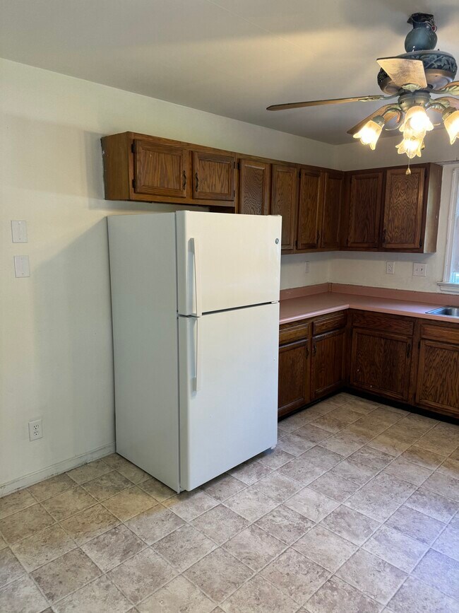 Building Photo - 6231 Manuel Ct