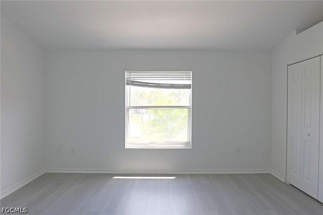 Building Photo - 3629 Pine Oak Cir