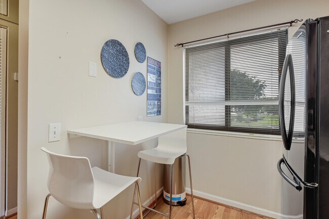 Building Photo - 4254 Deste Ct