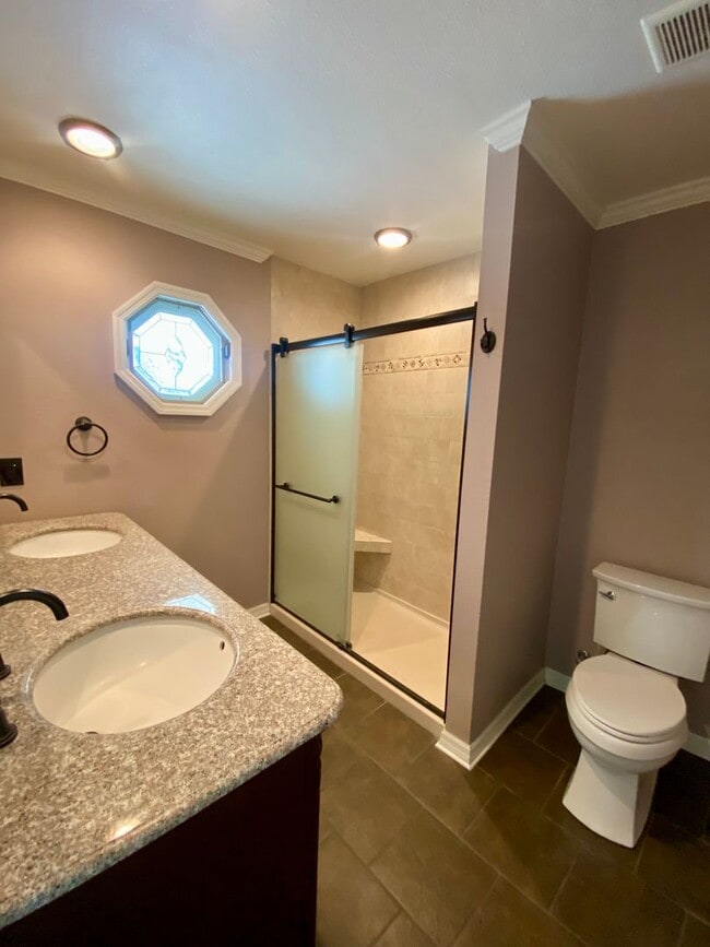 Building Photo - Charming, remodeled, country style home in private Simi Valley location.