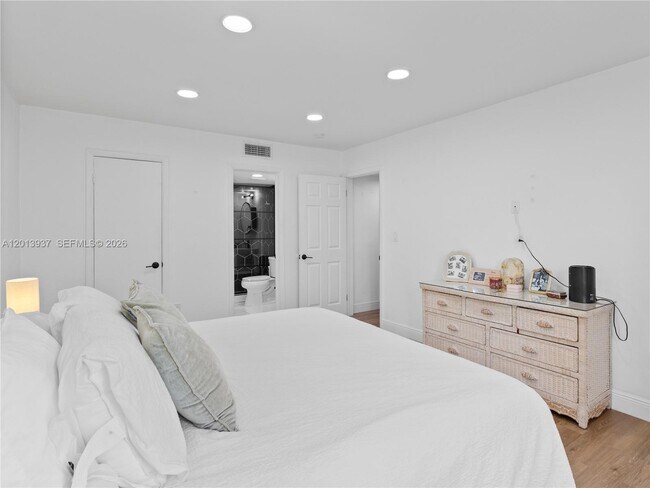 Building Photo - 7487 SW 82nd St