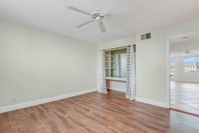 Building Photo - 104 Paradise Harbour Blvd