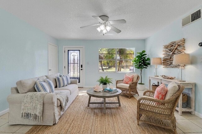 Building Photo - 2145 5th St