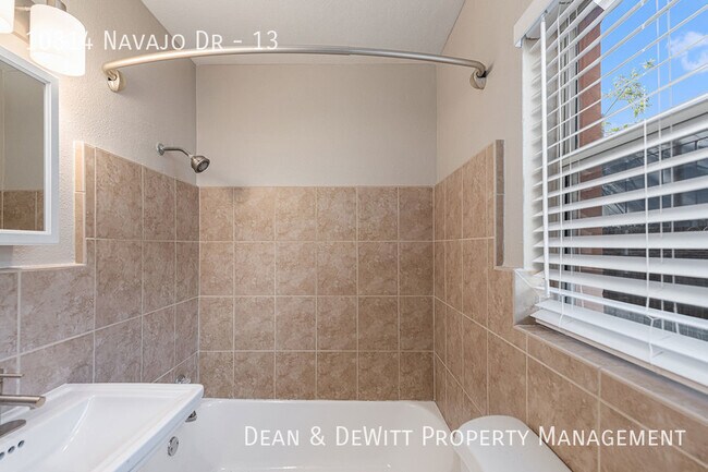 Building Photo - 10814 Navajo Dr