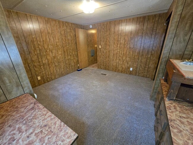 Building Photo - 825 E Ottley Ave