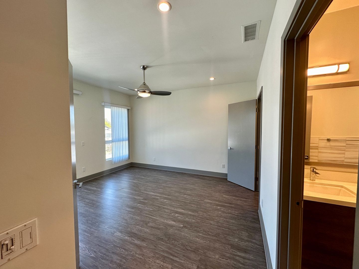 Building Photo - 6548-6550 W 86th Pl