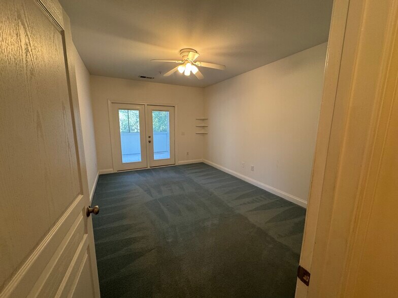 Building Photo - 1025 Riverland Woods Pl