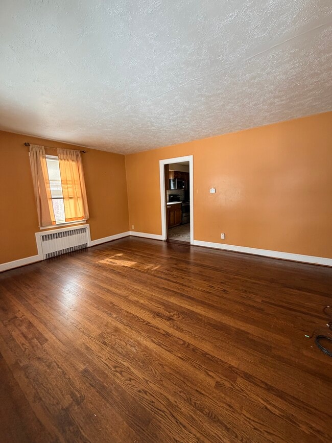 Building Photo - 109 Lakeview Ave