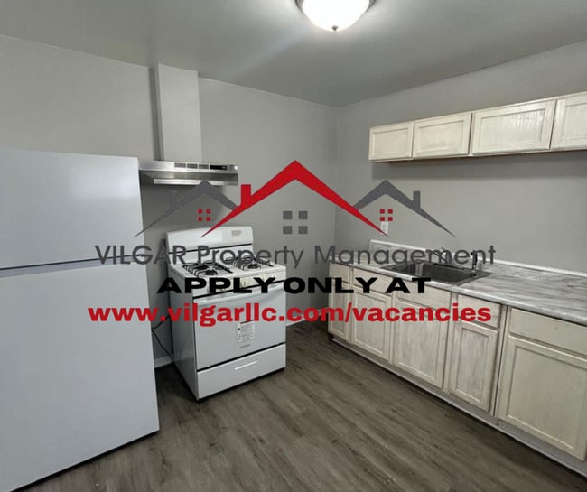 Primary Photo - Step into this freshly updated 3 bed, 1 ba...