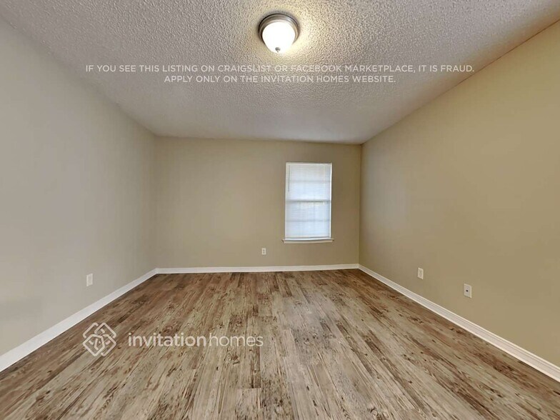 Building Photo - 6322 Ironside Dr N