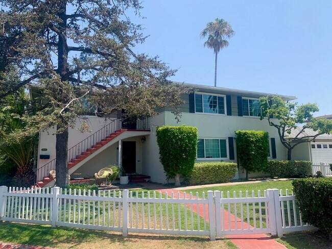 Building Photo - 4725-4727 Park Blvd