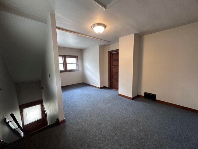 Building Photo - 101 Buchanan-