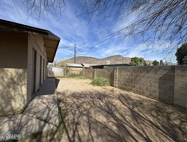 Building Photo - 10831 N 18th Ave