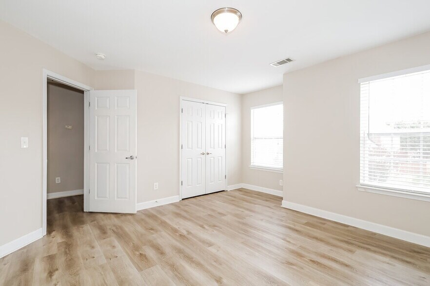 Building Photo - 1308 Mallory Ln